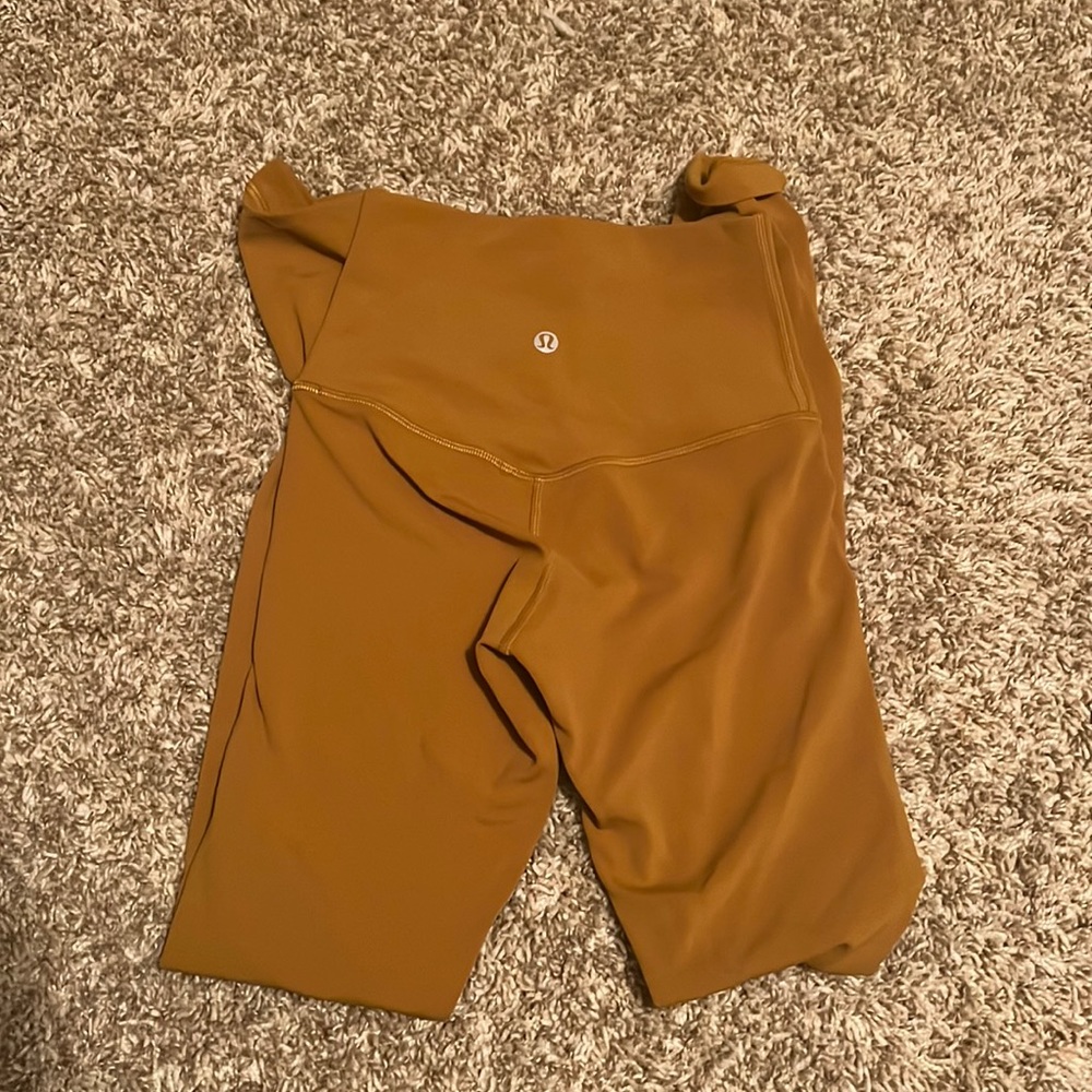 NEVER BEEN WORN lulu align leggings in a rare color